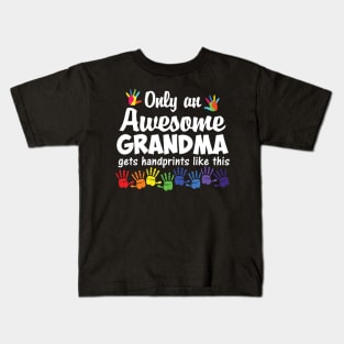 Only an awesome grandma Kids T-Shirt